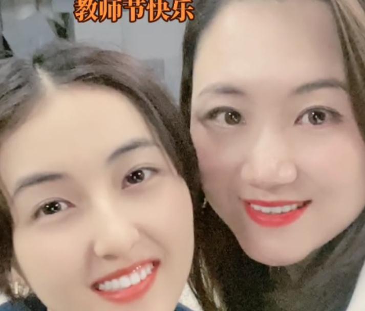 北电老师晒照庆祝,众多明星学生出镜,堪称桃李满天下