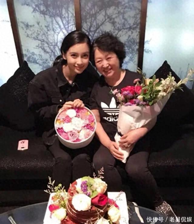 杨颖带小海绵与前婆婆聚餐离婚三年仍处成闺蜜，这波操作太圈好感 - 360娱乐