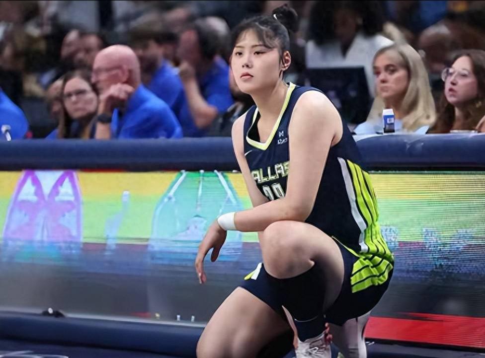 0分钟！0机会！中国女篮主力中锋，在WNBA咋就沦落到这个地步了？