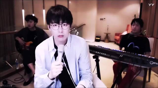 15秒处~音量关小一点 哈哈哈哈