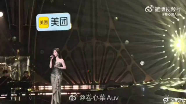 不惧临场小忐忑，全力完成表演，交出精彩舞台答卷