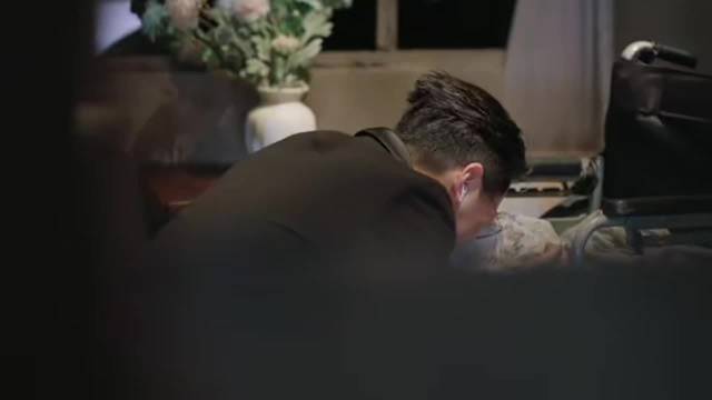 刘宇宁节目遇纸箱事件罕见慌乱