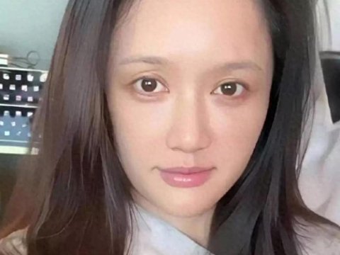 陈乔恩素颜状态被拍，与荧幕形象判若两人，从容态度为何戳中人心