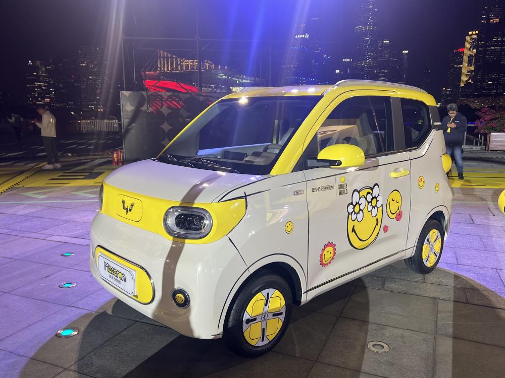 “代步神车”再升级:宏光 MINI EV第三代马卡龙上市