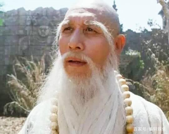 他在电影界被称“千面如来”的美誉,在这部电影中的点睛之笔