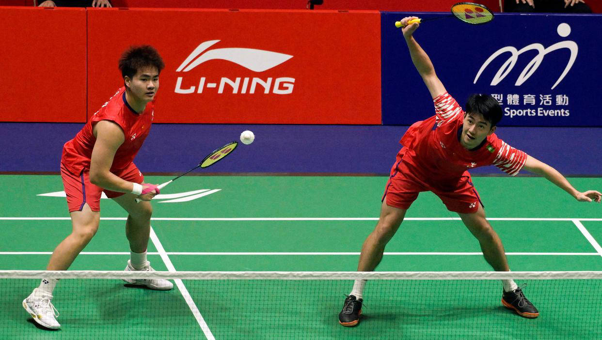 绝境逆转！梁王组合2-0勇挫加拿大，石宇奇退赛后国羽重拾信心