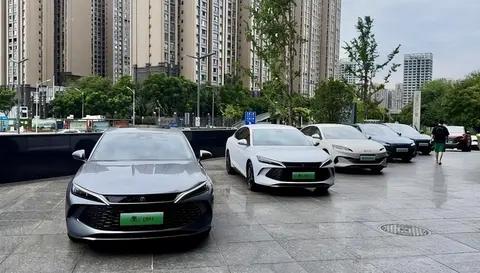 比摩托车省油,比亚迪秦L成都实测2.25L,引领油耗2时代