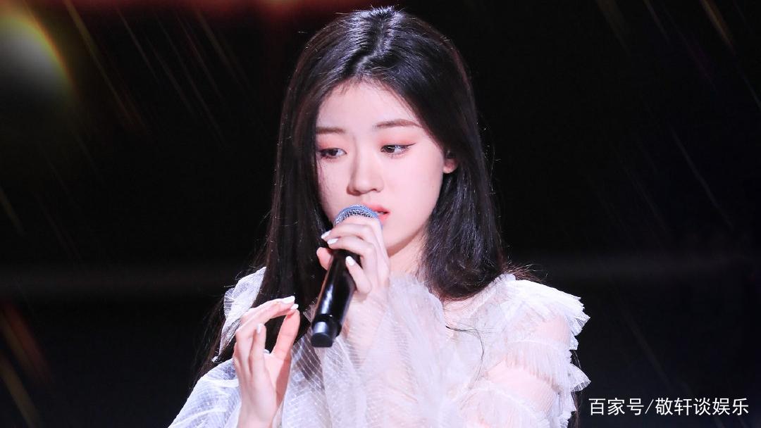 《好声音》单依纯进5强引争议,谢霆锋成陪跑,李宇春是最大赢家