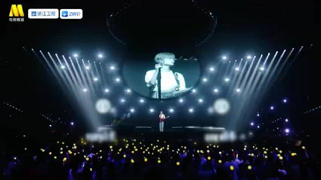 李宇春背吉他弹唱演绎经典金曲Don't Break My Heart