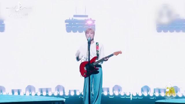 李宇春国乐无双演出赠送吉他拨片