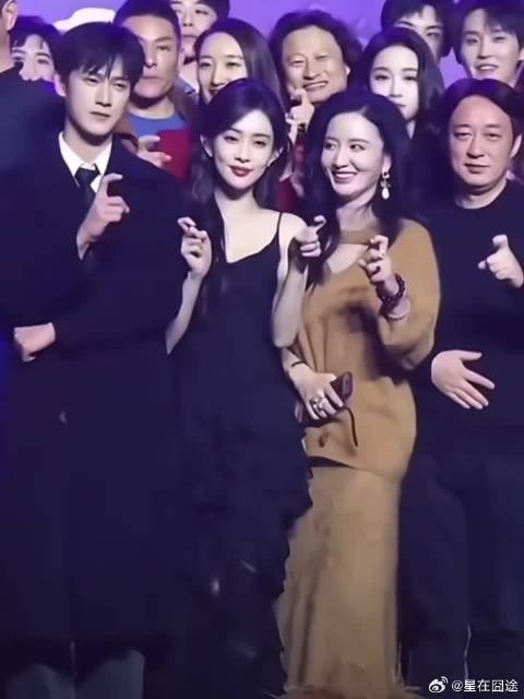 两个人就这么藏不住心事