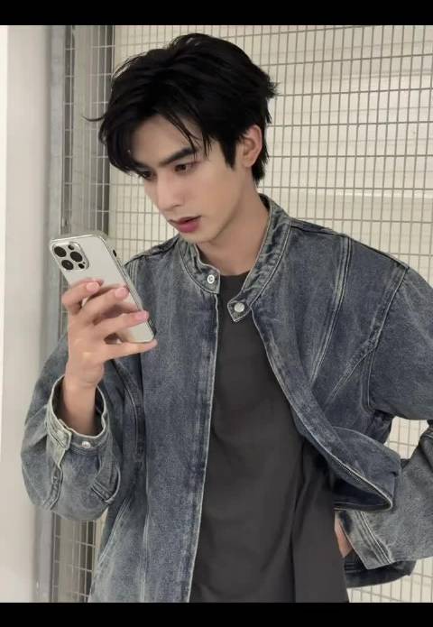 宋威龙《野狗骨头》造型获赞，小卡被称自带故事感