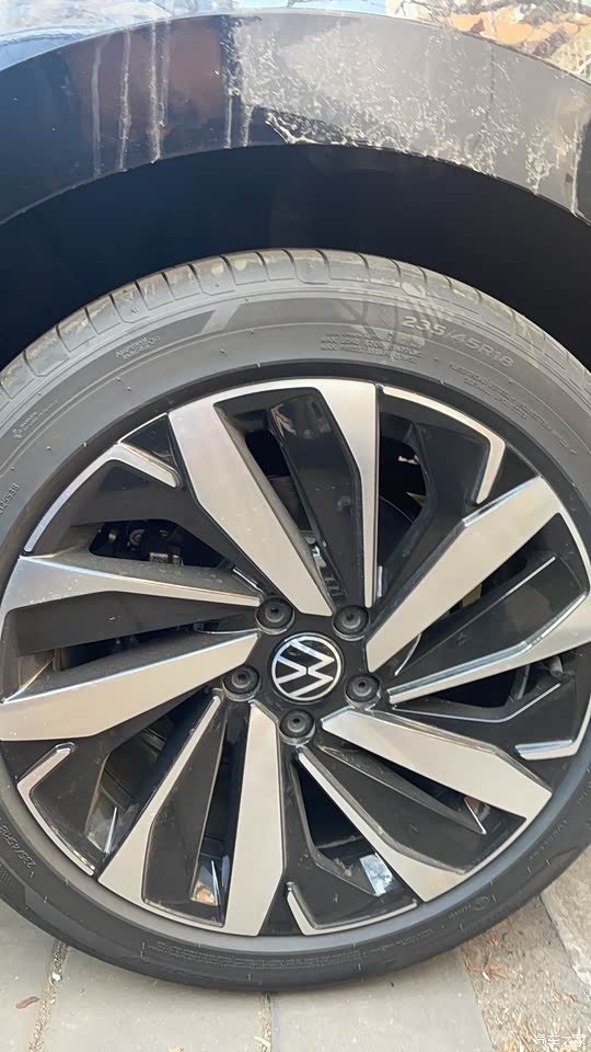 帕萨特 2026款 出众款 380TSI 龙腾版