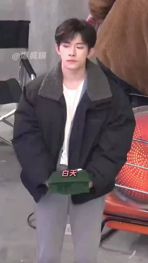 边忙工作边考高分，三位学霸的学习技巧太实用 易烊千玺 关晓彤 张新成