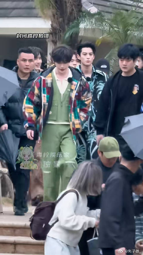 走出了一种压迫感谁懂！ 王鹤棣 王鹤棣hi6团建路透 微博VC计划