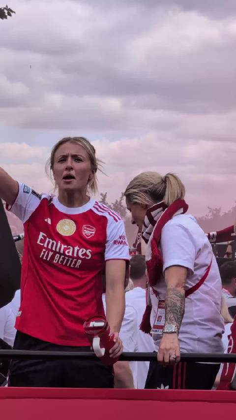 莉亚威廉姆森高唱：NORTH LONDON FOREVER