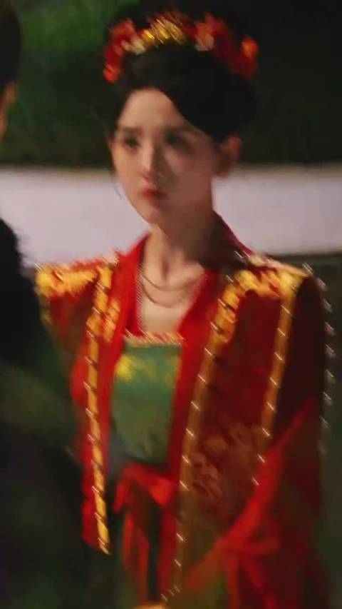小小的脸上大大的五官