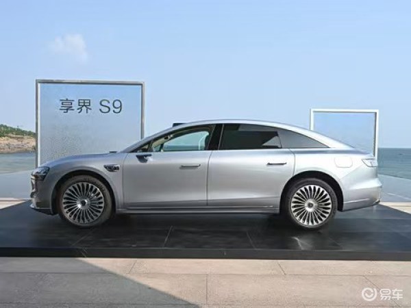 鸿蒙智行:从L3智驾到万物互联，重新定义智能汽车新三样