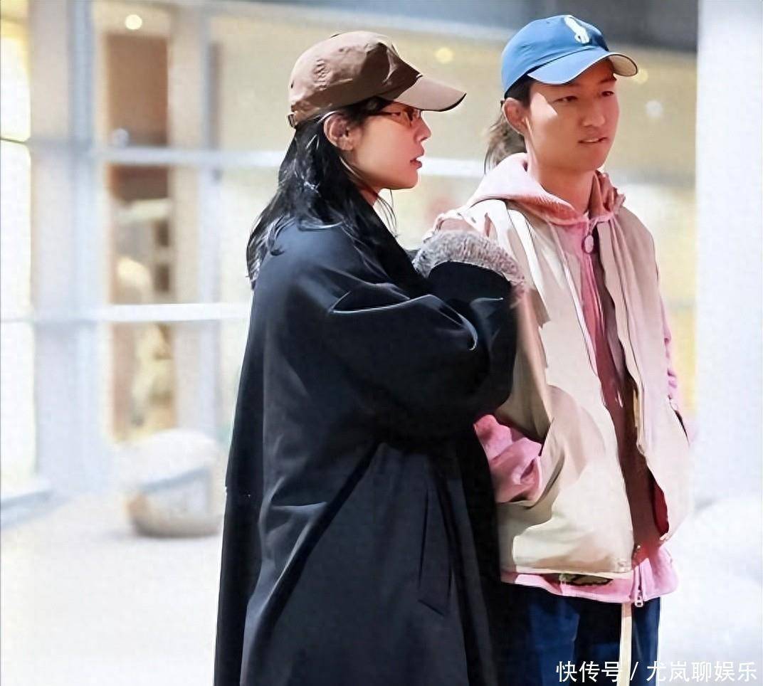 白百何带娃现身机场，沉默五年没拍戏，她活成了娱乐圈的异类 - 360娱乐