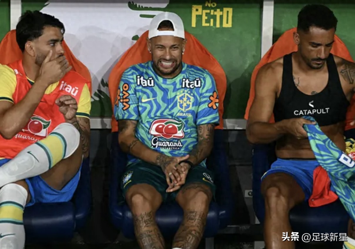 维尼修斯谈"内马尔效应"：他是巴西全队偶像！年轻球员都崇拜他