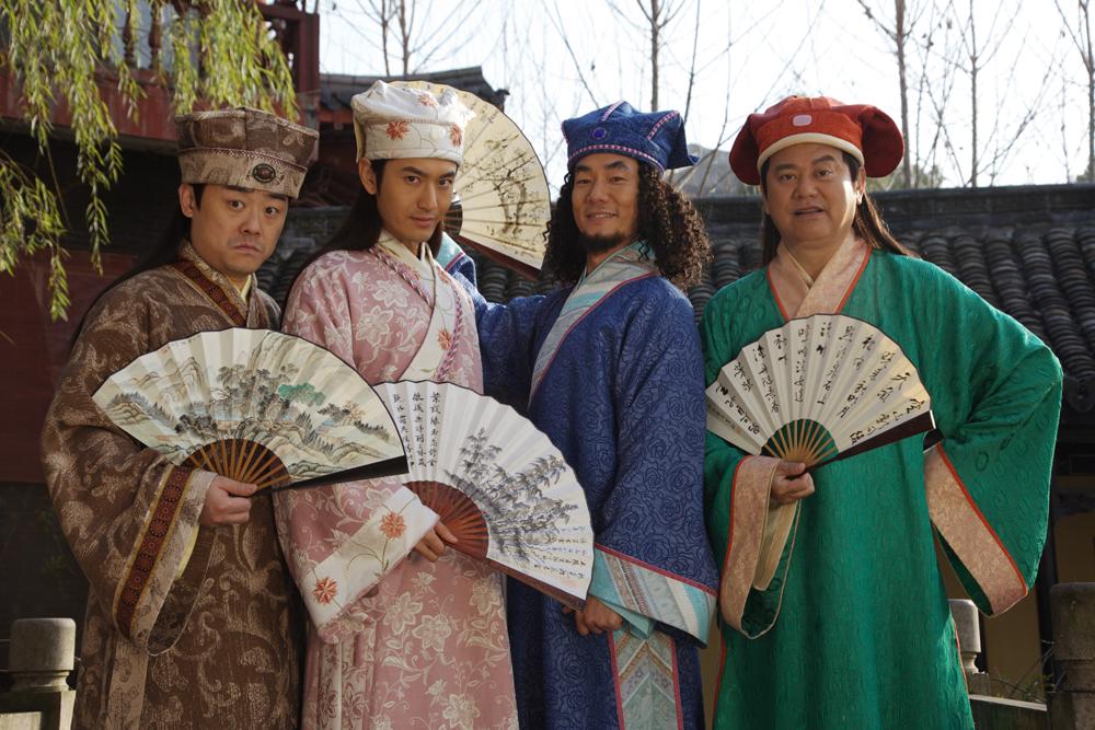 黄晓明给热依扎冬天送暖手宝，夏天送绿豆冰沙，令其至今念念不忘