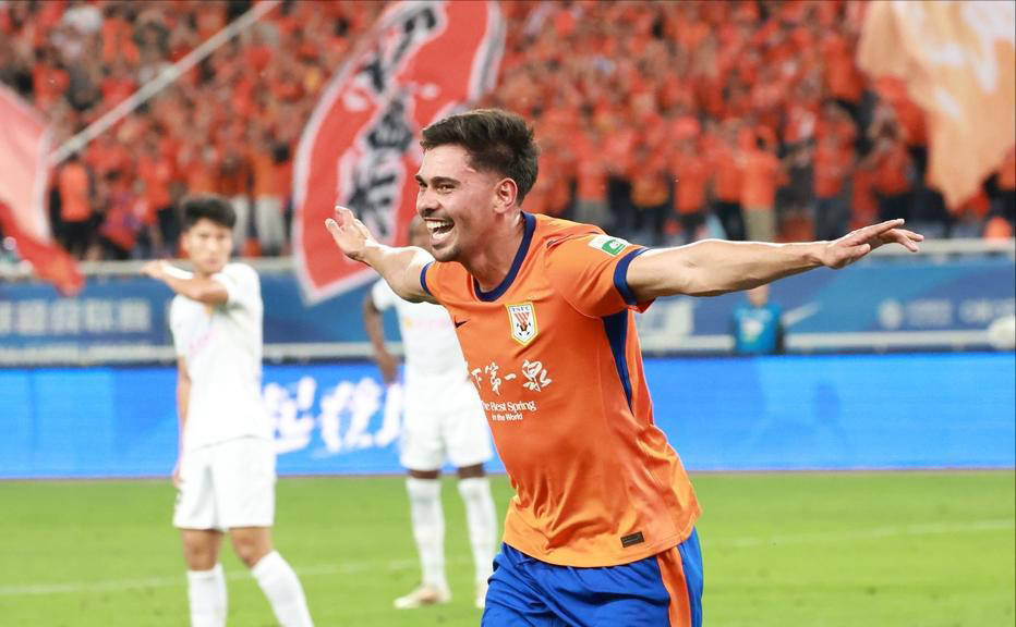 中超精彩对决：山东泰山3-1战胜重庆铜梁龙，马德鲁加闪耀全场