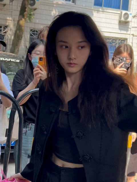 此女越冷脸我越爱越无法自拔怎么办