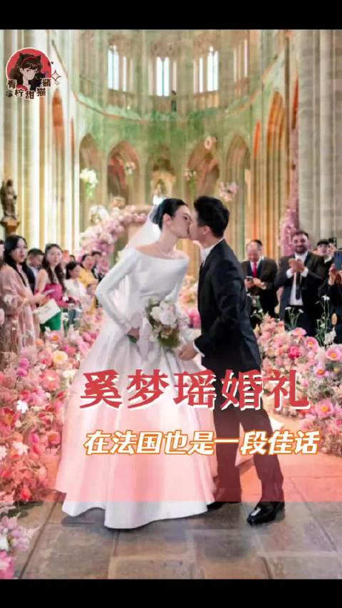 模特老了怎么办？当然是儿女双全阖家幸福了，她真的嫁的是爱情啊！