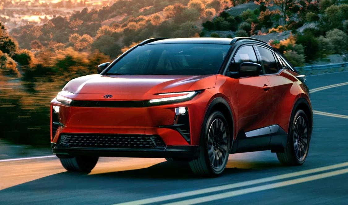 2026款丰田C-HR,自研紧凑型纯电SUV,5秒破百,带换挡拨片
