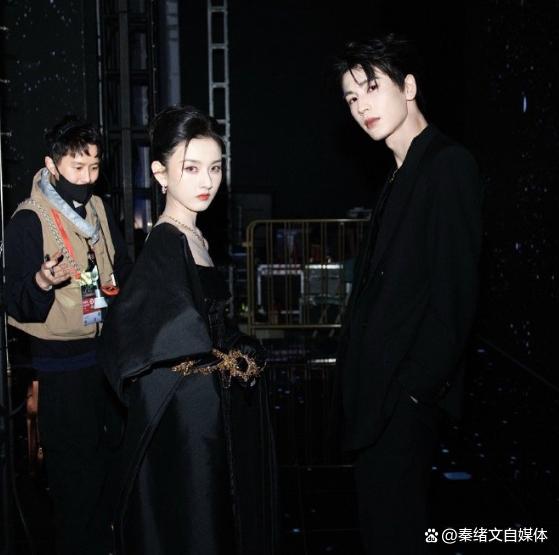 爆款创作 张凌赫宋祖儿同框 顶级颜值碰撞太绝