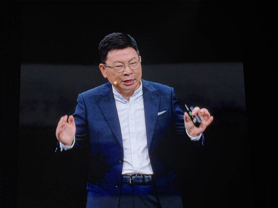 华为余承东:鸿蒙智行全系累计交付新车超139万辆,问界M5明年更新换代_新闻