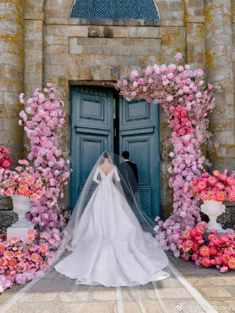 奚梦瑶婚礼花艺师晒芍药花海布景