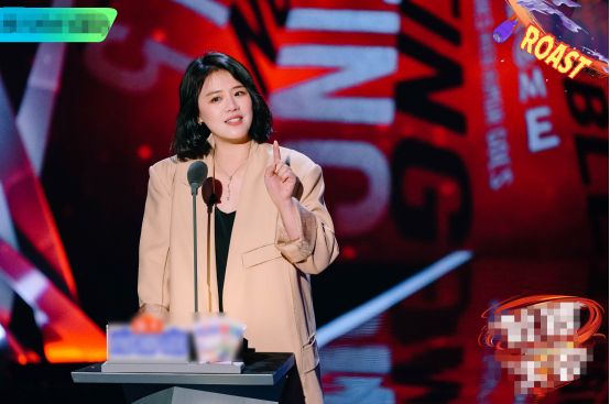 马思纯变胖后身材曲线更明显了，实力证明，长得美不美和胖瘦无关