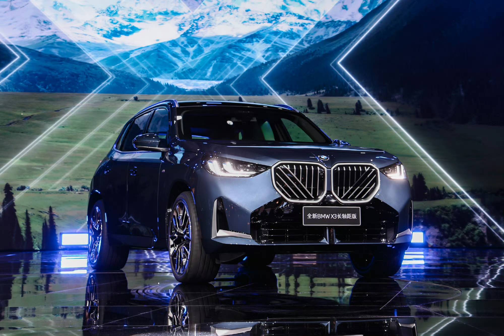 竞争奔驰GLC、奥迪Q5L!全新宝马X3长轴距版上市，34.99万元起售