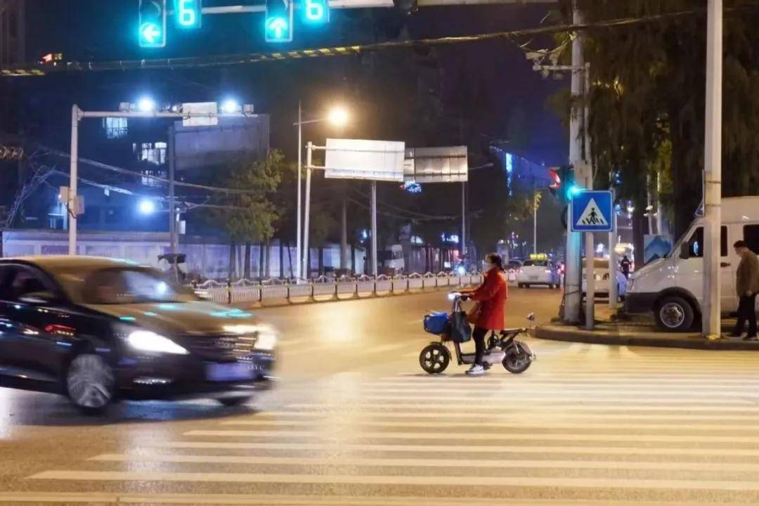 小电驴逆袭记：从嫌弃到疯抢，它如何成为国民出行新宠？_汽车