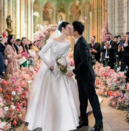 销声匿迹三年!陈学冬车祸重伤久治难愈，带伤远赴婚礼惹全网心疼_岽高山流水
