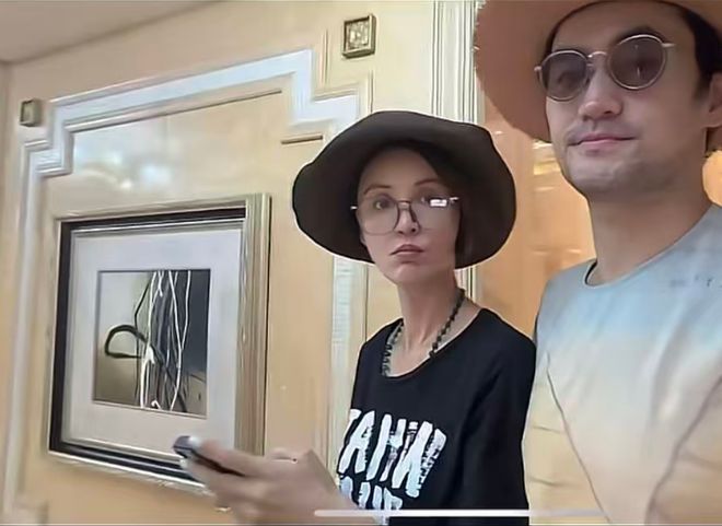 张歆艺近照瘦脱相！网友惊呼：这是换了个头？