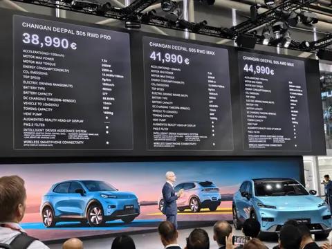 2025慕尼黑车展：售价3.899-4.499万欧元 长安深蓝S05欧洲上市