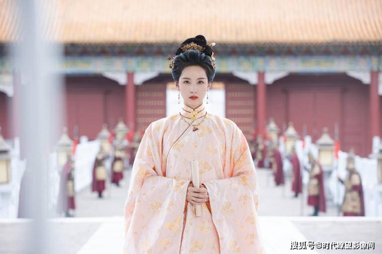 《翘楚》开机!陈都灵周翊然掀权谋风暴,优酷押注下一个《琅琊榜》?