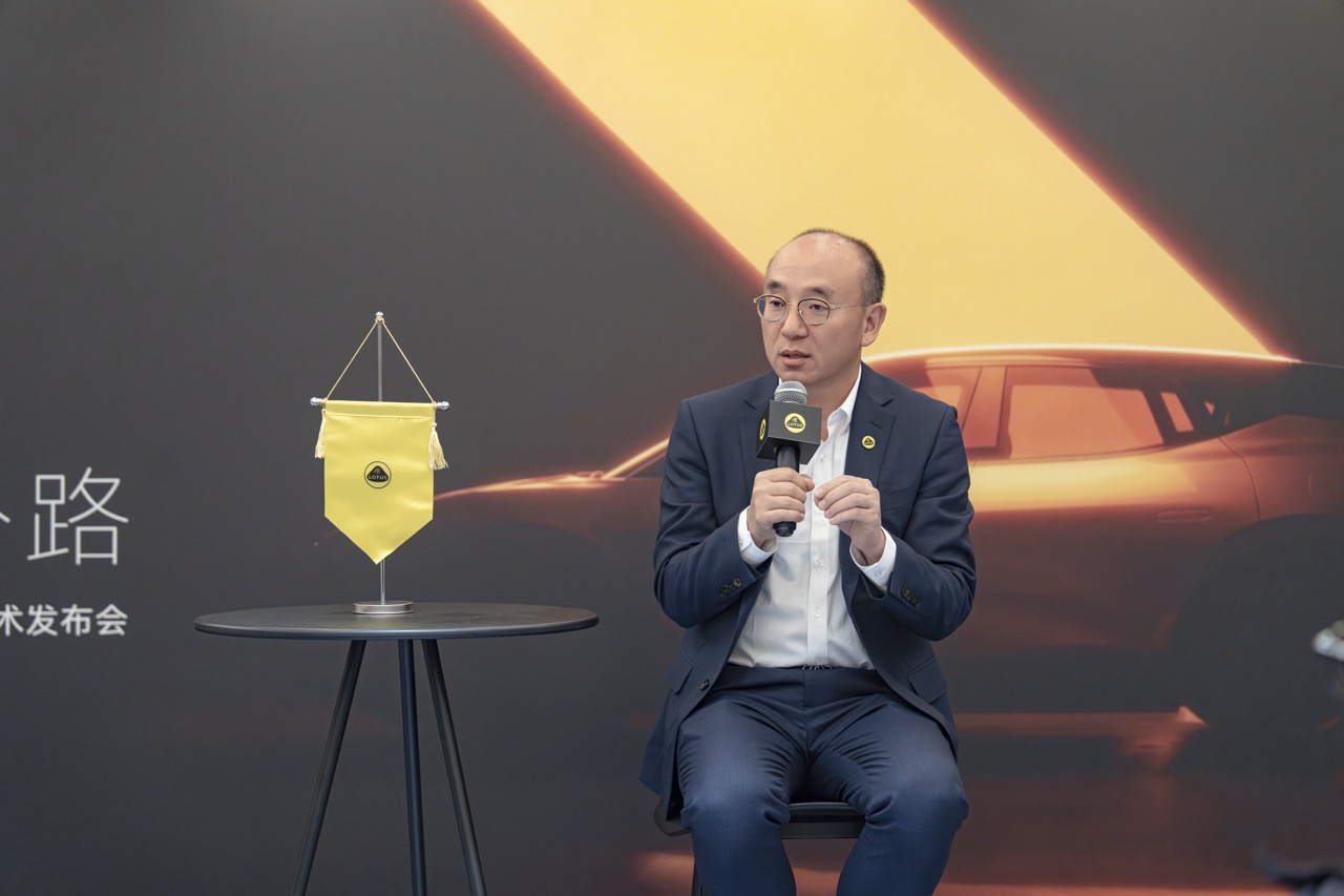 21对话｜莲花冯擎峰：我们不会成为别人