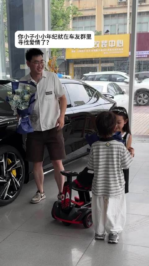舅舅陪外甥女领卡丁车，领克900护航全家出行