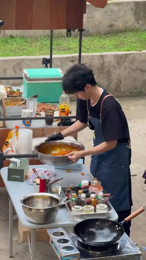 疑似杨天真恋情中餐厅：泰国，昆凌，王俊凯，黄晓明，周杰伦