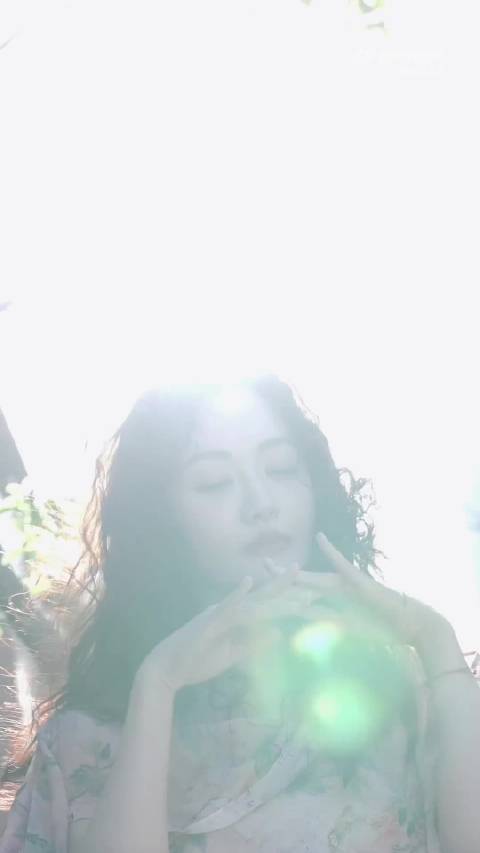 杨蓉45岁生日发文感恩生活，续约欢娱影视