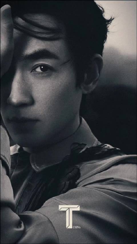 朱一龙发文祝杨蓉生日快乐