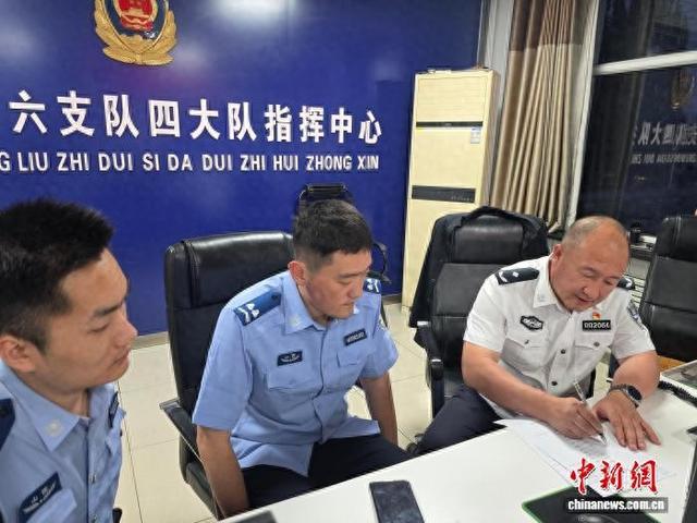 �참�����а��顣 ���ٽ��ܹ�ͼ