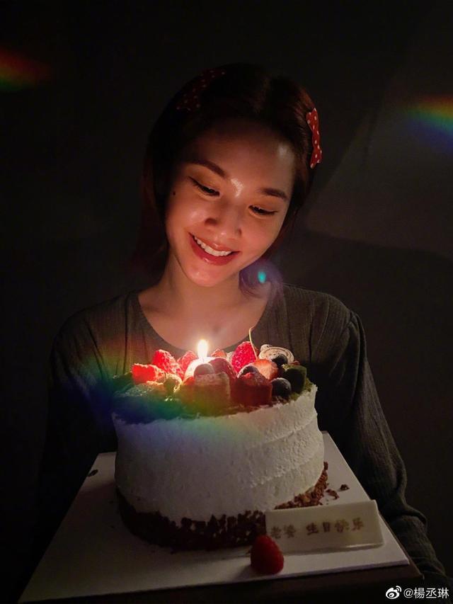 杨丞琳38岁生日，李荣浩花式秀恩爱，王心凌如此表白！