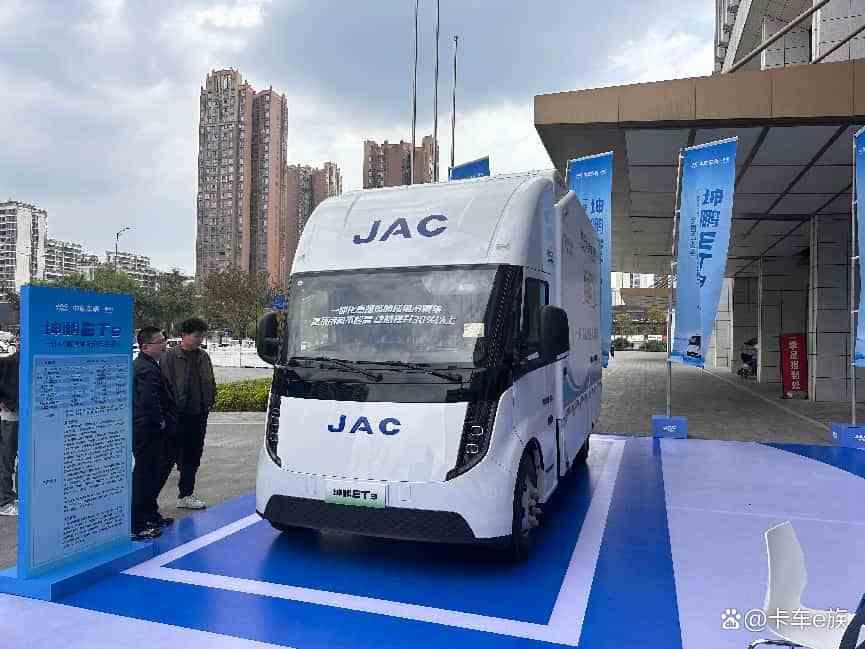 最高直补3.5万!2026轻卡补贴全年有效,司机速看