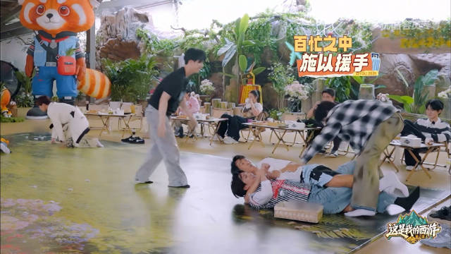 刘耀文擂台求助宋亚轩，两人合力摆脱于洋