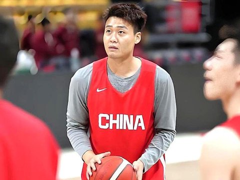 中国男篮大换血：胡明轩离队背后藏着什么门道？