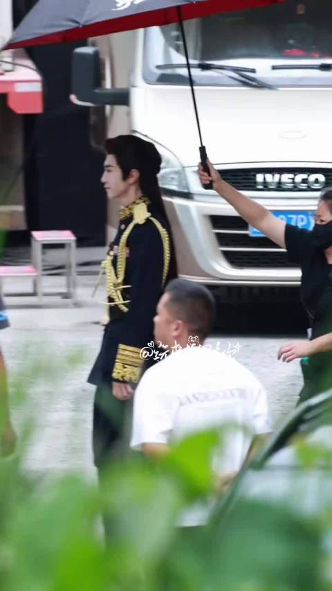 oi这是刚穿越发型还没变吗 苍慧头敖炽的制服身kkkk